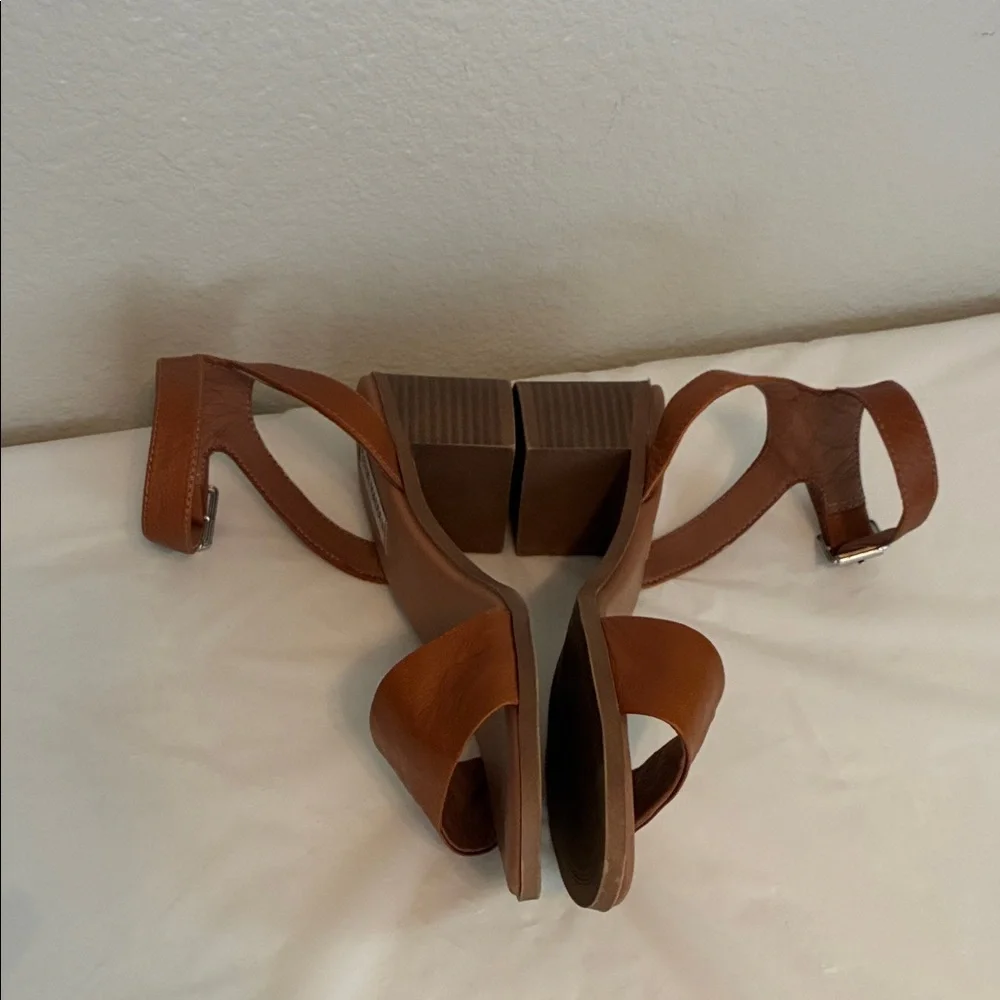 Steve Madden Leather Women's cognac Sandals size 8